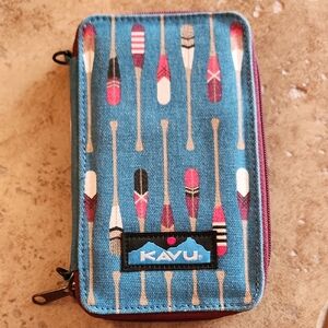 Kavu Blue Paddle Print Wallet And Phone Carrier